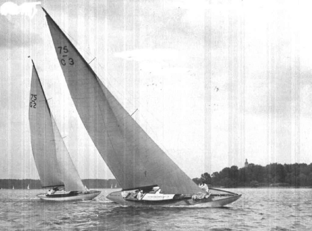 Der 75er Schärenkreuzer "Schwanenweiss" auf dem Wannsee, ca. 1932 – Ursprung der ARGO am Bodensee